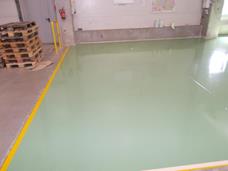 Malowanie posadzki w magazynie